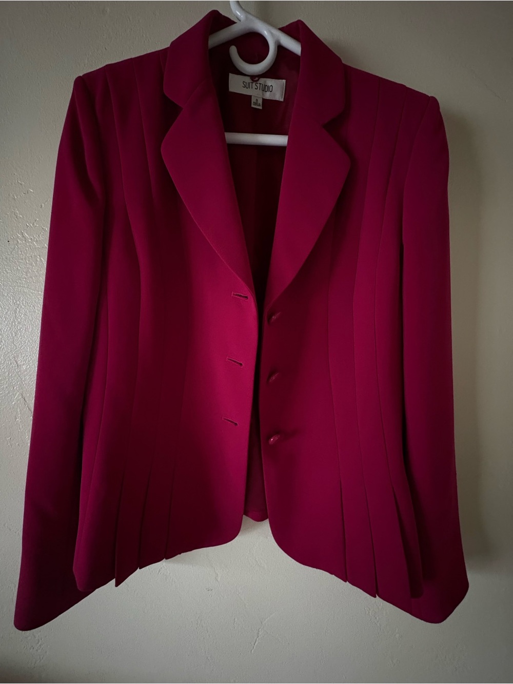 Suit Studio Women's Fitted Fuchsia Blazer Size 8 Workwear